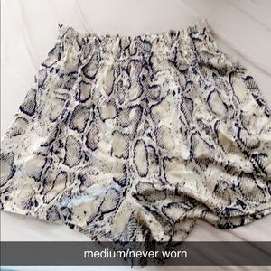 Cute skirt!